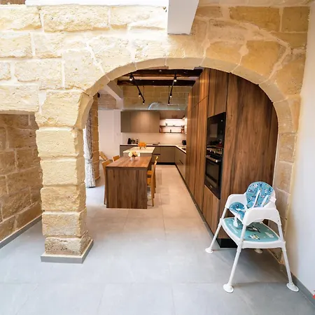 Stylish Malta Family Retreat With Kids & Gym Villa *