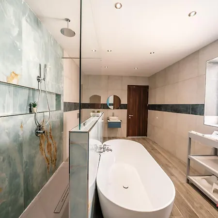 Stylish Malta Family Retreat With Kids & Gym *